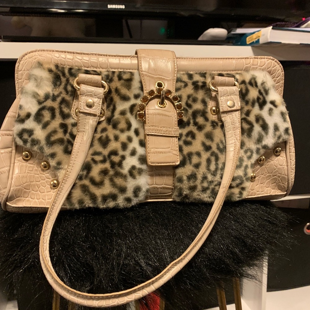Leopard print faux fur hand bag
